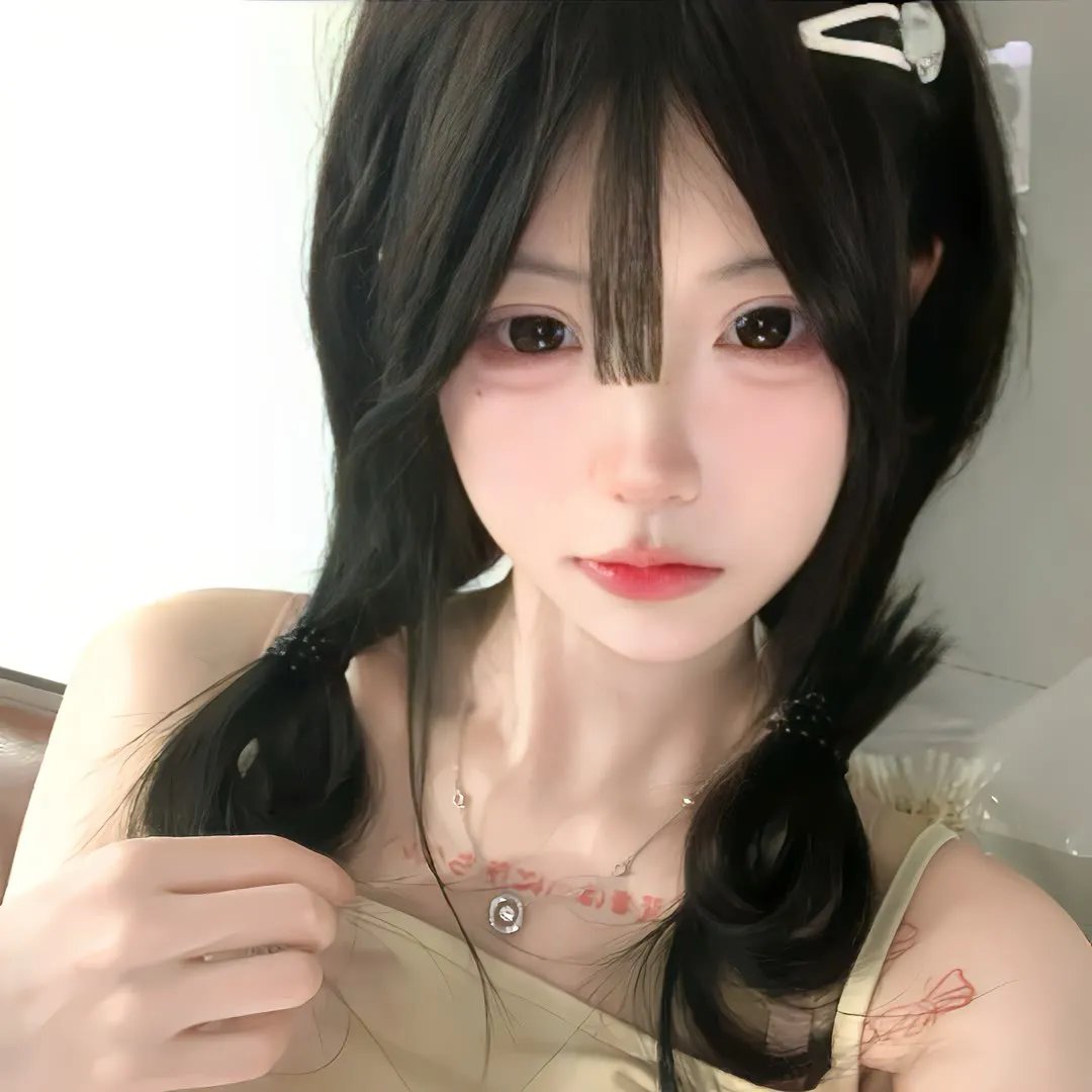 镜中的女孩